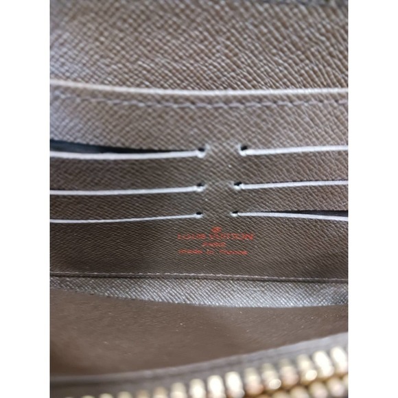 Louis Vuitton Damier Zippy Wallet - Picture 11 of 13